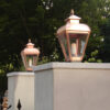 Buitenlamp op poort koloniale stijl