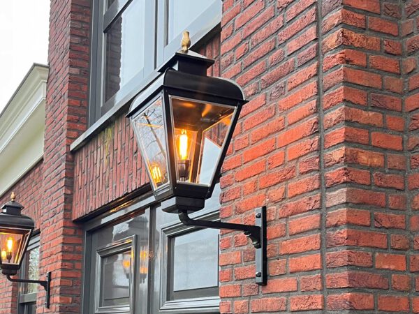 Buitenlamp ontworpen door architect