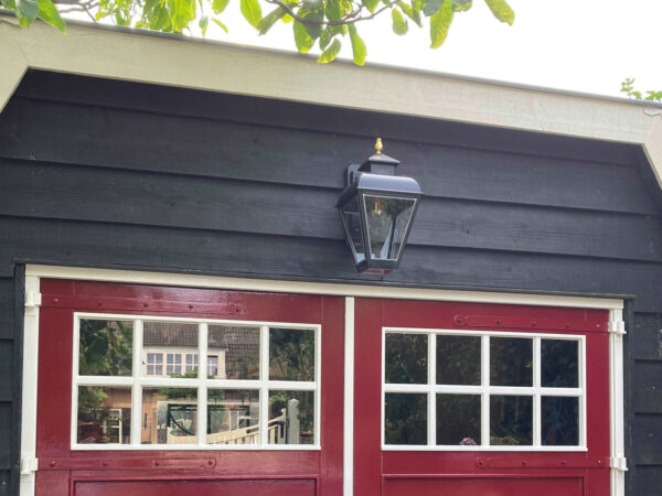 lamp boven garage